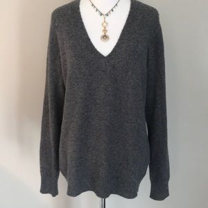 ❎DONATED❎ GAP Snuggly V-Neck Sweater